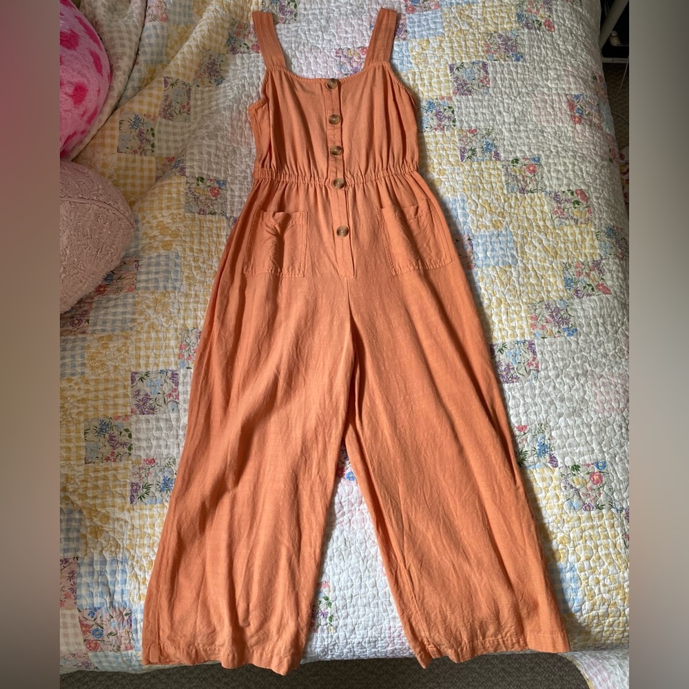 orange jumpsuit